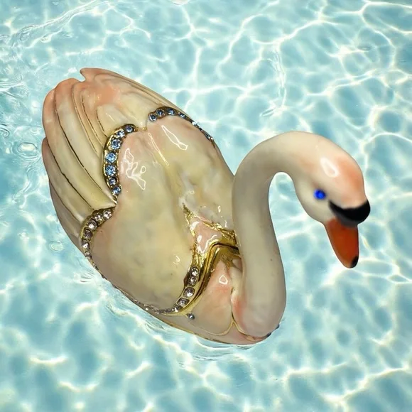 Vintage Enamel Swan Trinket Box - Picture 2 of 11